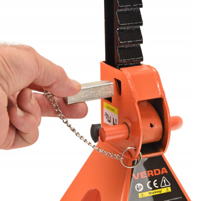 D2445 podpery pod auto 3T s prídavnou poistkou