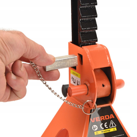 D2445 podpery pod auto 3T s prídavnou poistkou