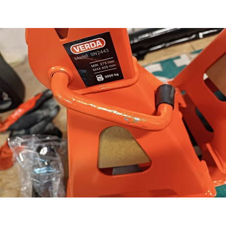 D2445 podpery pod auto 3T s prídavnou poistkou