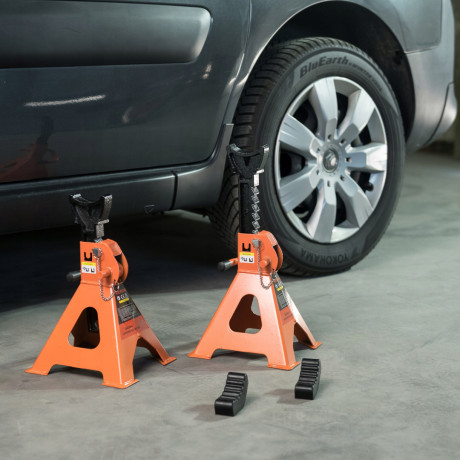 D2445 podpery pod auto 3T s prídavnou poistkou