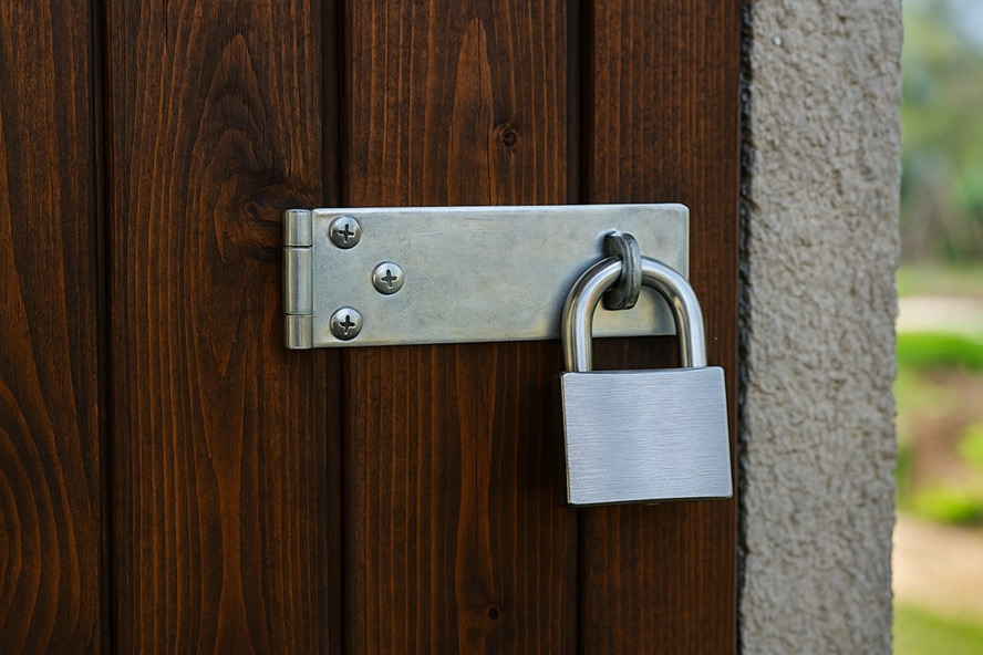 Ako chytrou voľbou zabezpečiť záhradu, dielňu aj pivnicu